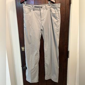 ✨🗣️Everything must go sale👍🏼✨⚡️ Like new ice grey prAna slacks!